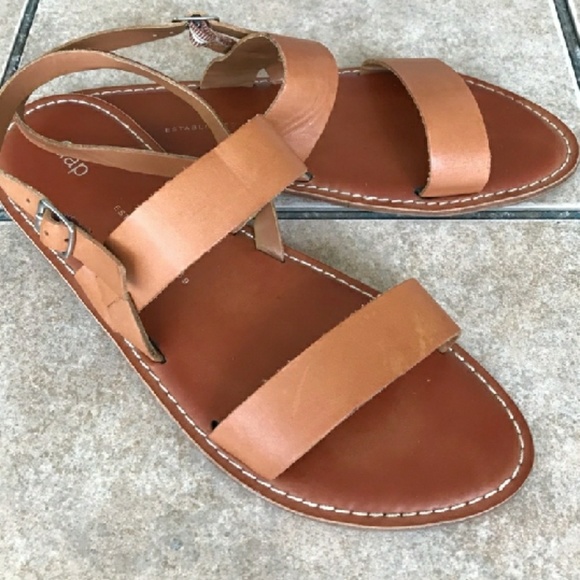GAP Shoes - GAP Brown leather sandals size 9